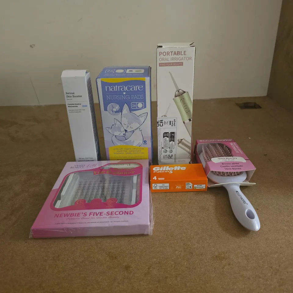 TOTE OF APPROXIMATELY 15 ASSORTED COSMETIC ITEMS TO INCLUDE GILLETTE, ORAL IRRIGATOR, BRUSH WORKS, VEYES BEAUTY SET, NURSING PADS ETC