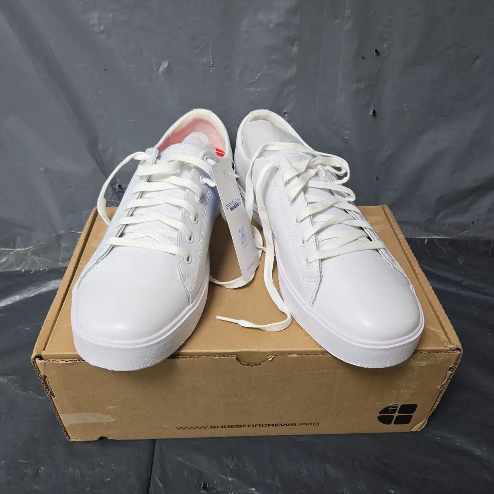 BOXED PAIR OF SHOES FOR CREWS OLD SCHOOL LOW RIDER TRAINERS IN WHITE - UK 9.5