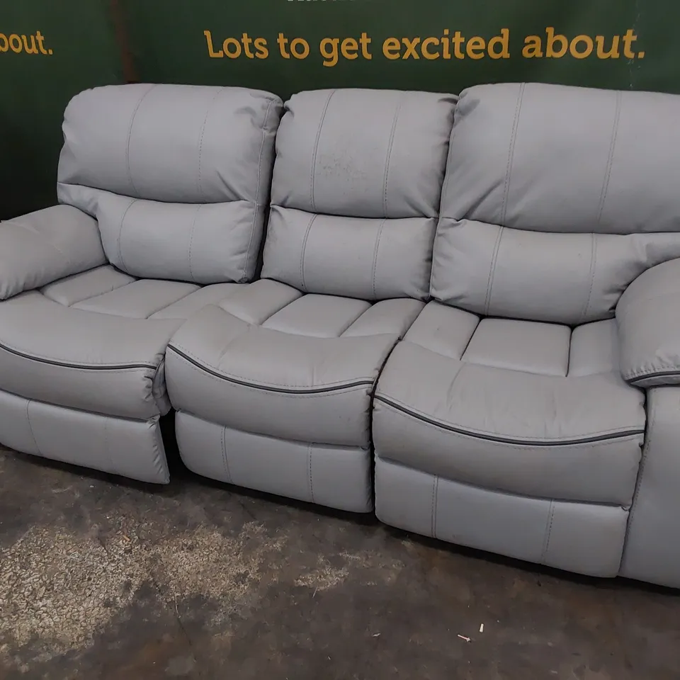 DESIGNER MANUAL RECLINING THREE SEATER SOFA LIGHT GREY LEATHER WITH CONTRASTING PIPING 