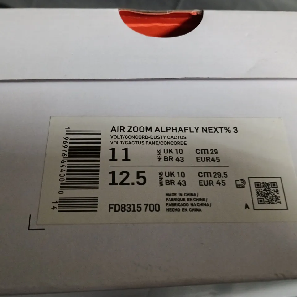 BOXED PAIR OF NIKE AIR ZOOM ALPHAFLY RUNNING SHOES – UK SIZE 10 