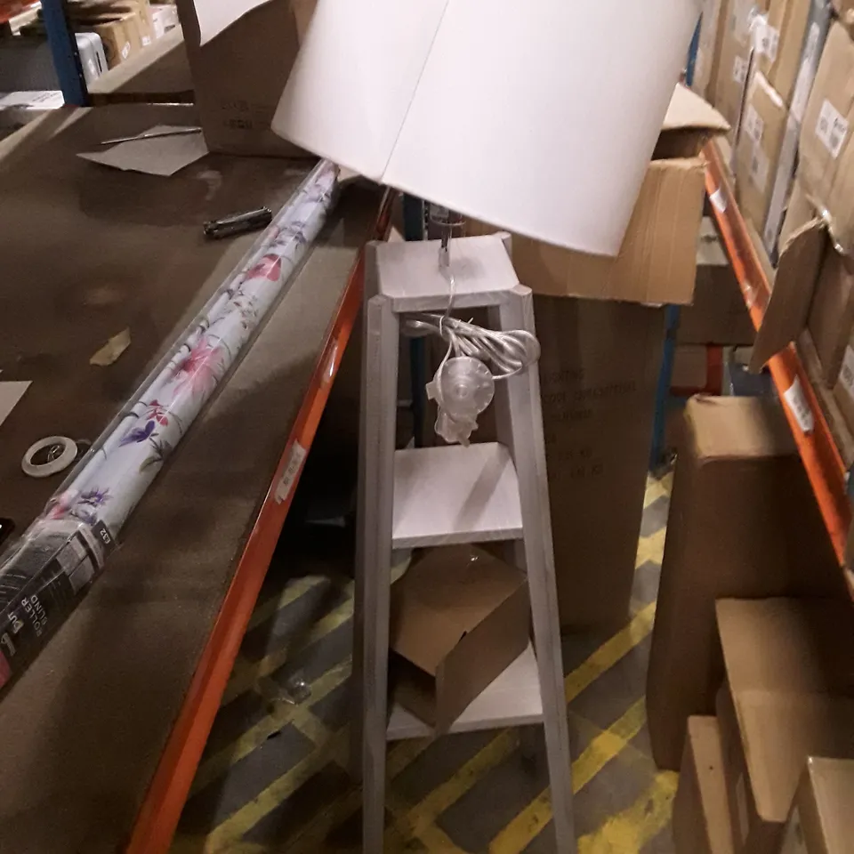 FLOOR LAMP WITH SHADE - GREY WOOD