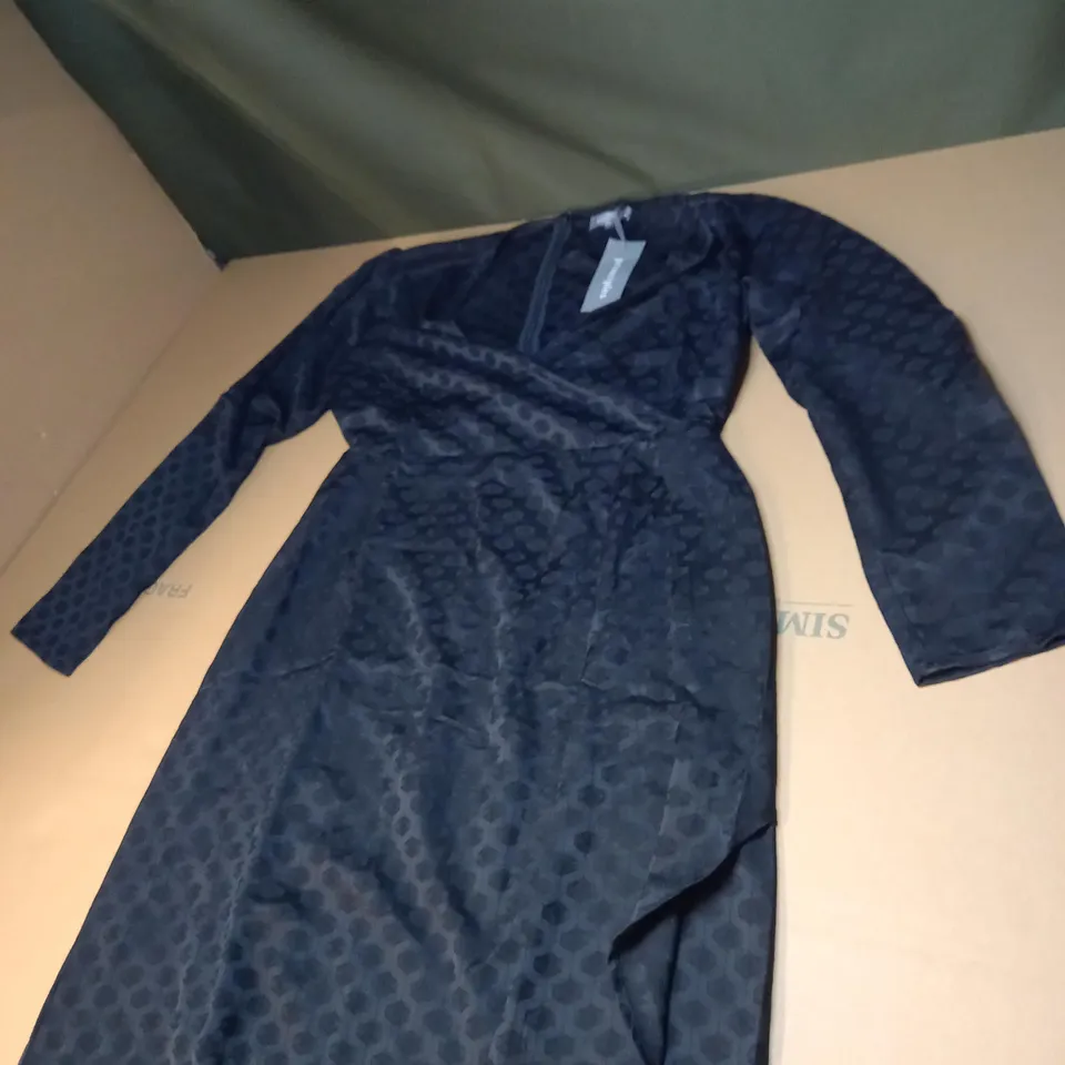 JACQUARD WRAP MIDI DRESS SIZE 12