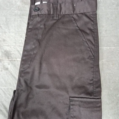RANGER WORKWEAR CARGO PANTS IN BLACK SIZE 32R
