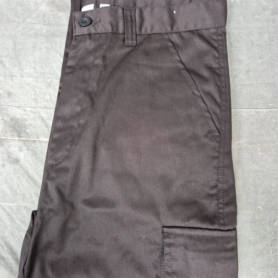 RANGER WORKWEAR CARGO PANTS IN BLACK SIZE 32R