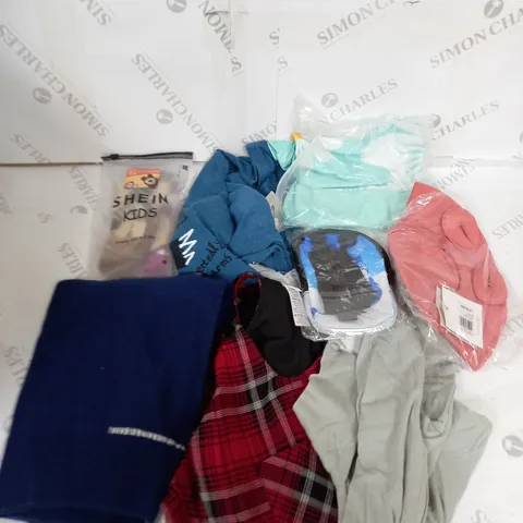 BOX OF ASSORTED CHILDRENS CLOTHING VARYING IN SIZE/COLOUR/STYLE TO INCLUDE: TOPS, DRESSES, JUMPERS