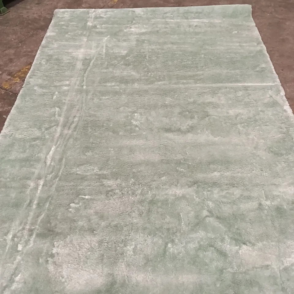 QUALITY DESIGNER AREA RUG - APPROXIMATELY 290CM X 200CM