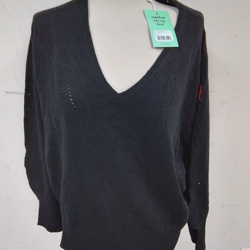 SCAMP AND DUDE ADULTS POINTEDLY V-NECK KNITTED JUMPER IN BLACK - 20
