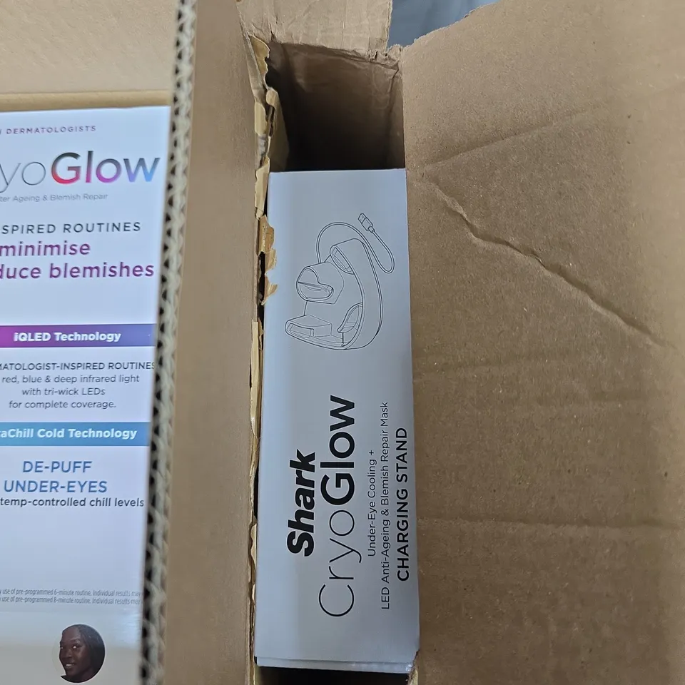 SHARK CRYOGLOW LED MASK WITH CHARGING STAND