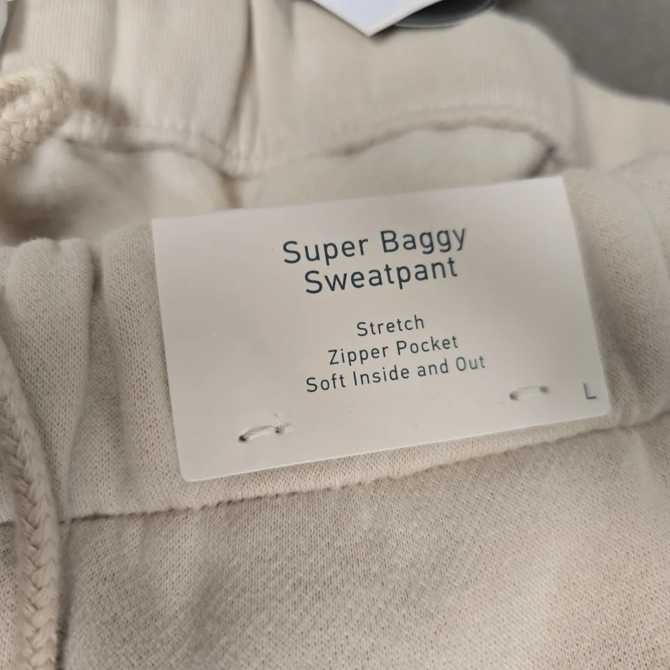 HOLLISTER SUPER BAGGY SWEATPANTS – CREAM, SIZE L