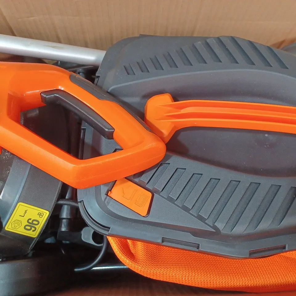 BOXED YARD FORCE 32CM LAWNMOWER AND TRIMMER