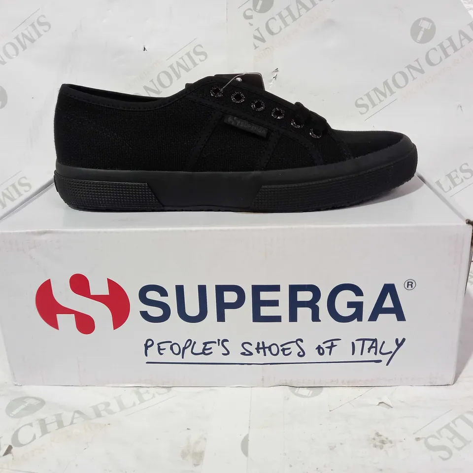 BOXED PAIR OF SUPERGA SHOES IN BLACK UK SIZE 7
