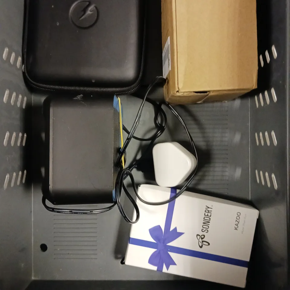 APPROXIMATELY 9 ASSORTED ELECTRICAL PRODUCTS TO INCLUDE WIRELESS SPEAKER, WIRELESS CONTROLLER, R100 PRO USB ADAPTER ETC 