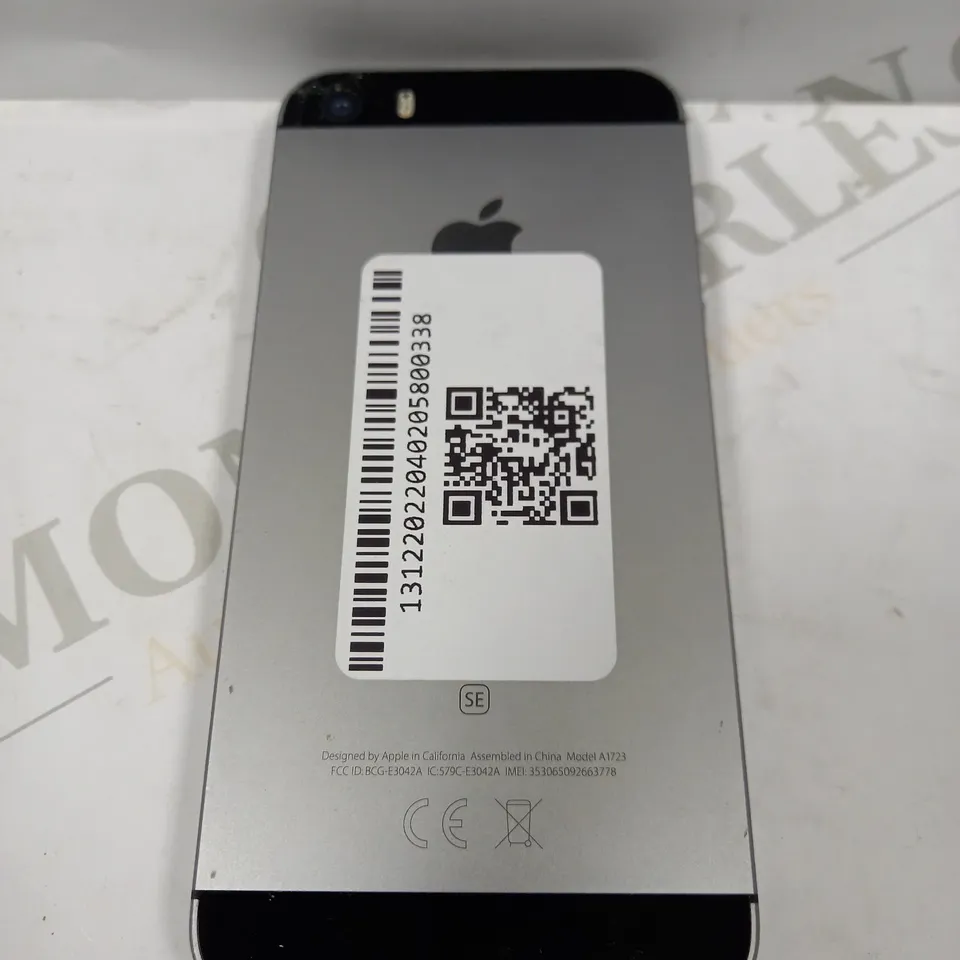 APPLE IPHONE SE (1ST GENERATION) - SILVER 