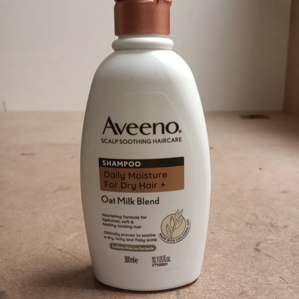BOX OF APPROXIMATELY 10 ASSORTED BEAUTY PRODUCTS INCLUDING FUSHI RADIANCE FACE OIL, VIRA SAFE HAND GEL AND AVEENO SHAMPOO