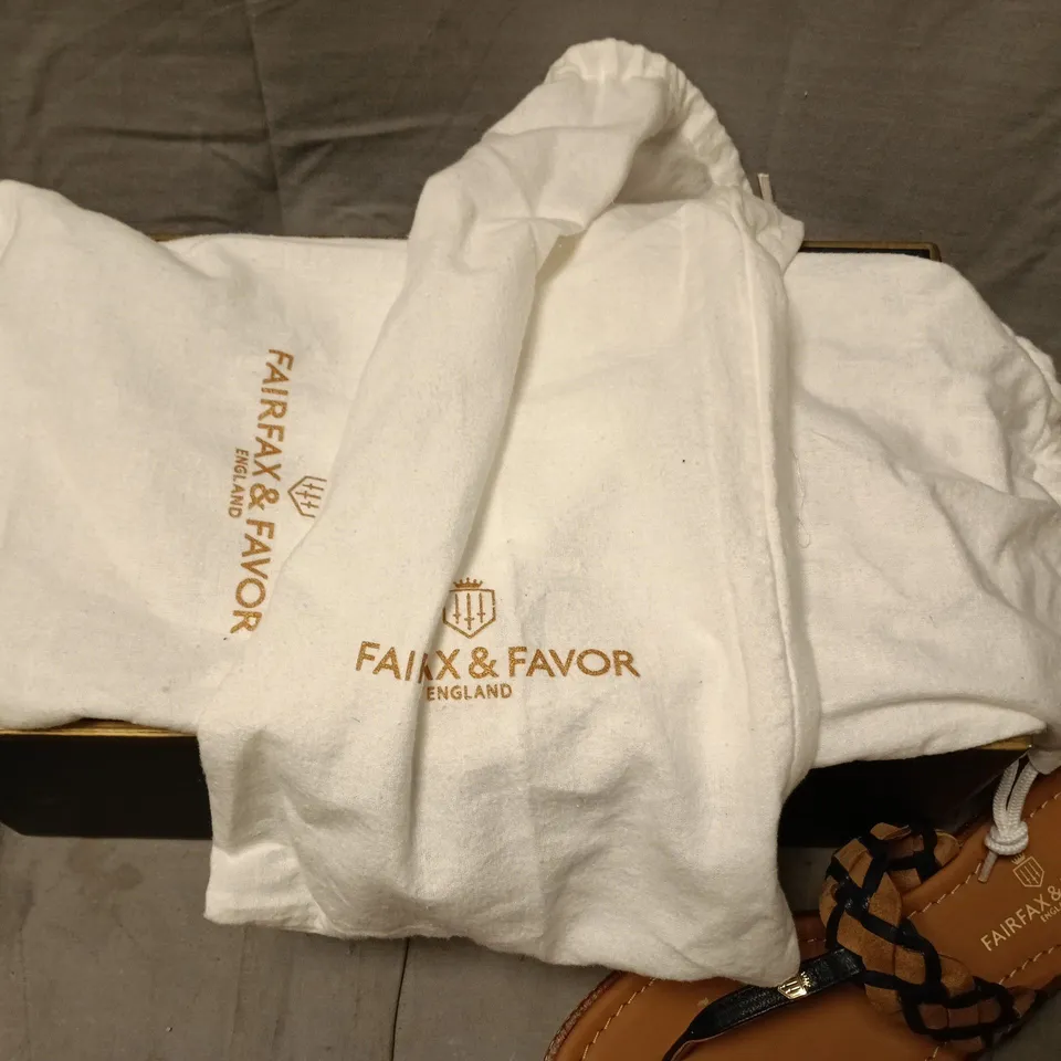 BOXED FAIRFAX & FAVOR WOMEN'S TUSCANY SANDAL – TAN/NAVY LEATHER, UK 5 (EU 38, US 7)