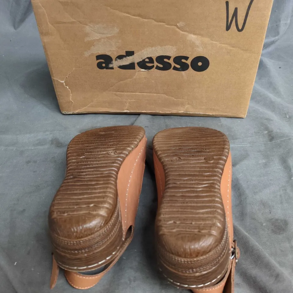 ADESSO WOMEN’S LEATHER SANDALS – SIZE 38 ) – WEDGE WITH BUCKLE