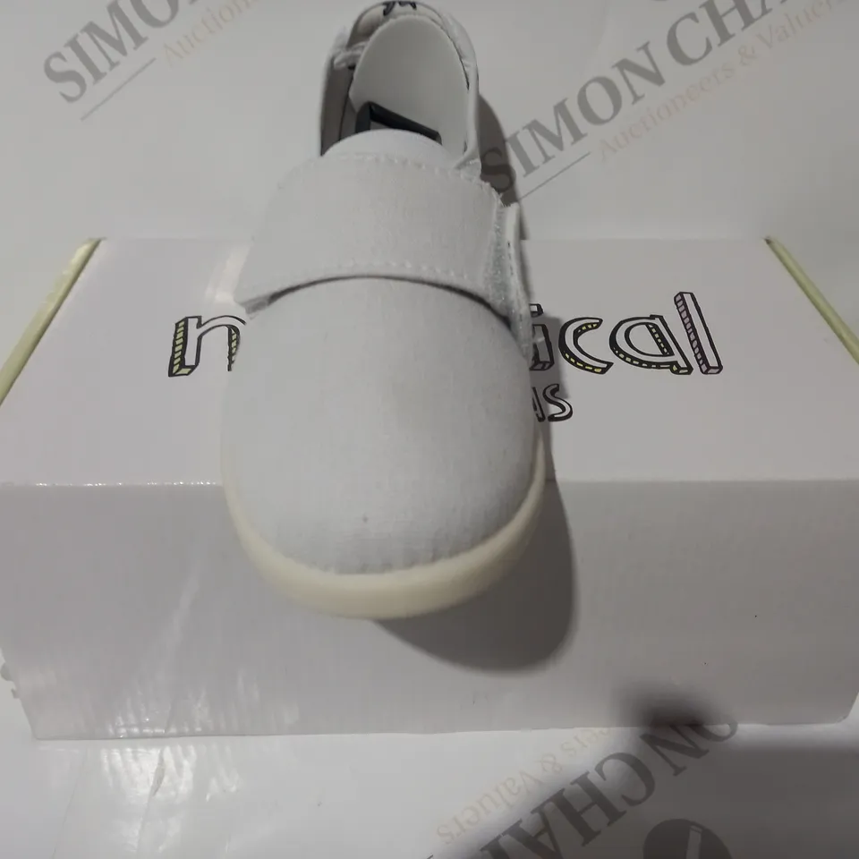 BOXED PAIR OF MYTHICAL CANVAS KIDS SHOES IN WHITE SIZE UNSPECIFIED