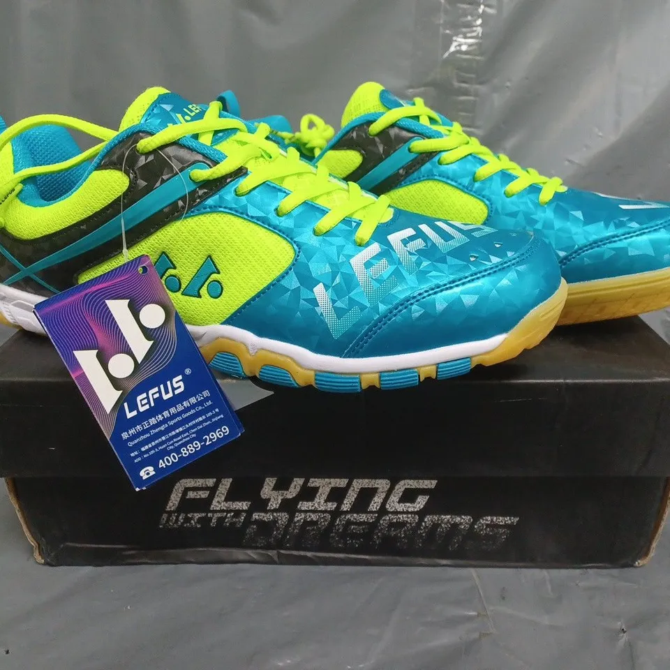 BOXED PAIR OF LEFUS TABLE TENNIS SHOES IN GREEN/BLUE SIZE UK 8