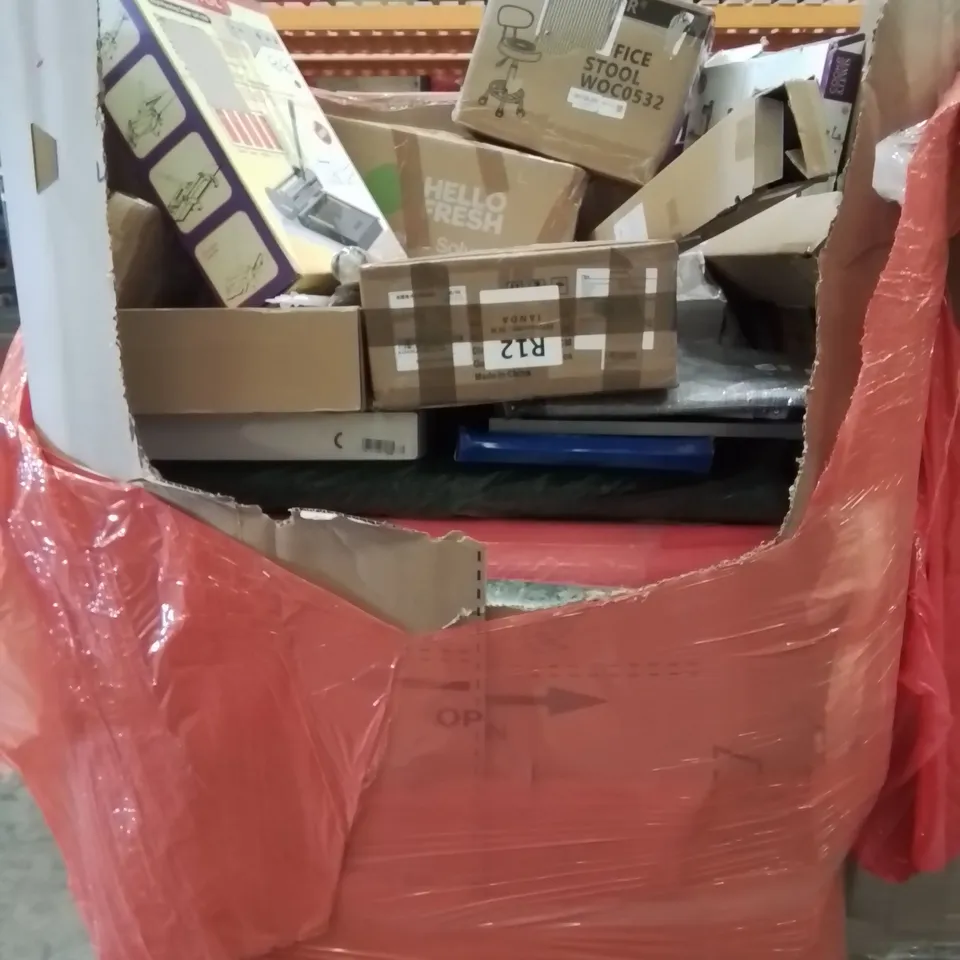 PALLET CONTAINING MIXED BOXED HOUSEHOLD ITEMS TO INCLUDE:  LAMINATE FLOOR CUTTER, OFFICE STOOL, KITCHEN TAP SET AND LOTS MORE UNMARKED BOXED ITEMS 