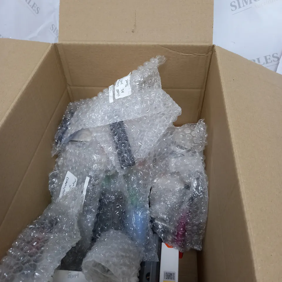 BOX OF APPROXIMATELY 20 ASSORTED VAPING ITEMS - SOME MAY NOT TURN ON