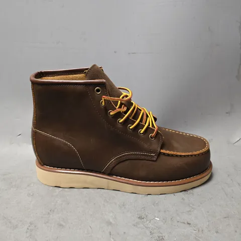 BOOTS MAKER HIGH TOP BROWN BOOTS - UK 9