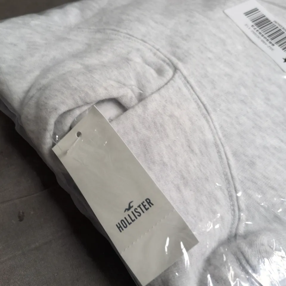 BAGGED HOLLISTER CASUAL HOODIE - SIZE M