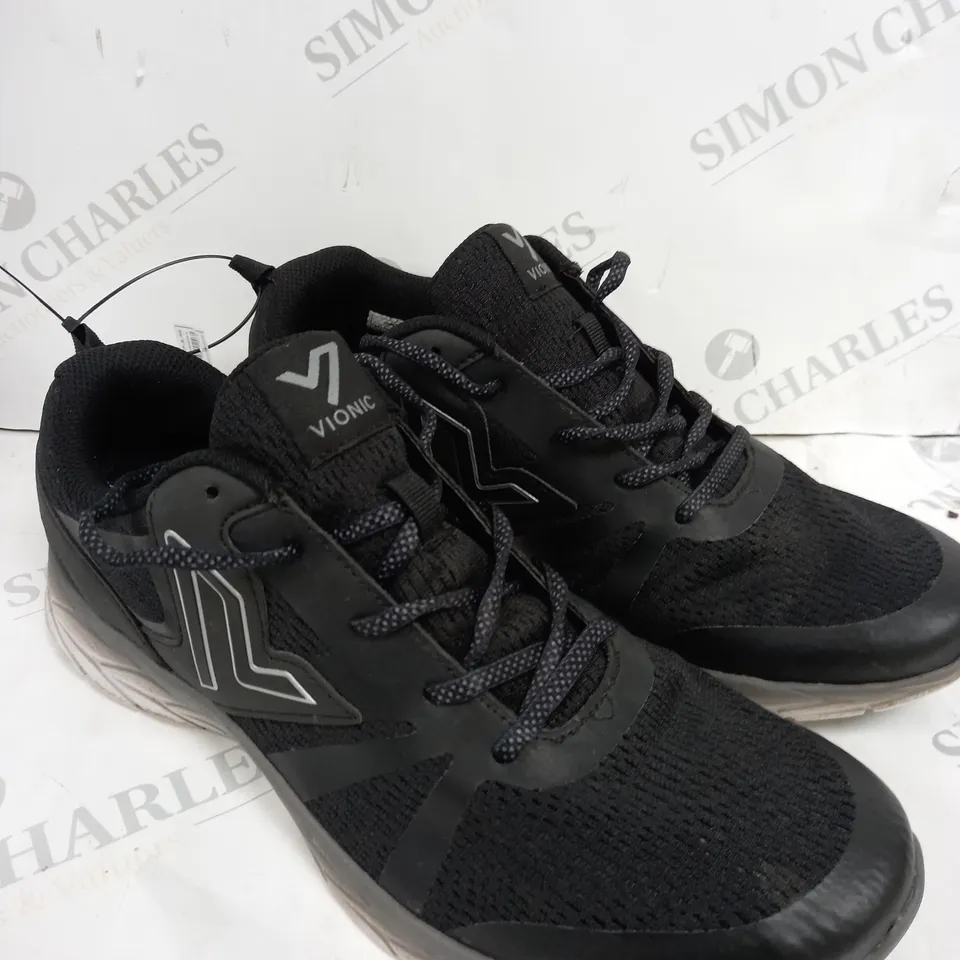 UNBOXED PAIR OF VIONIC 335MILES TRAINER IN BLACK SIZE 9