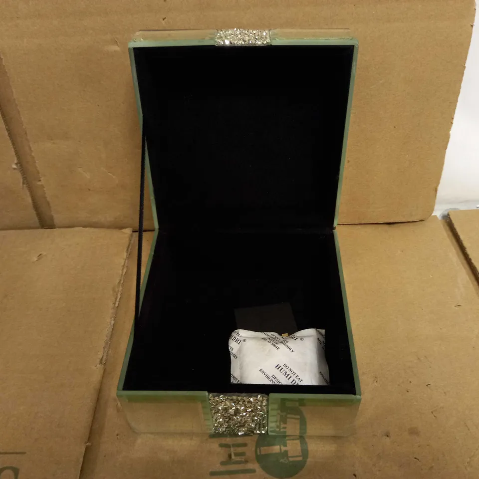 DESIGNER STYLE MIRRORED TRINKET BOXES