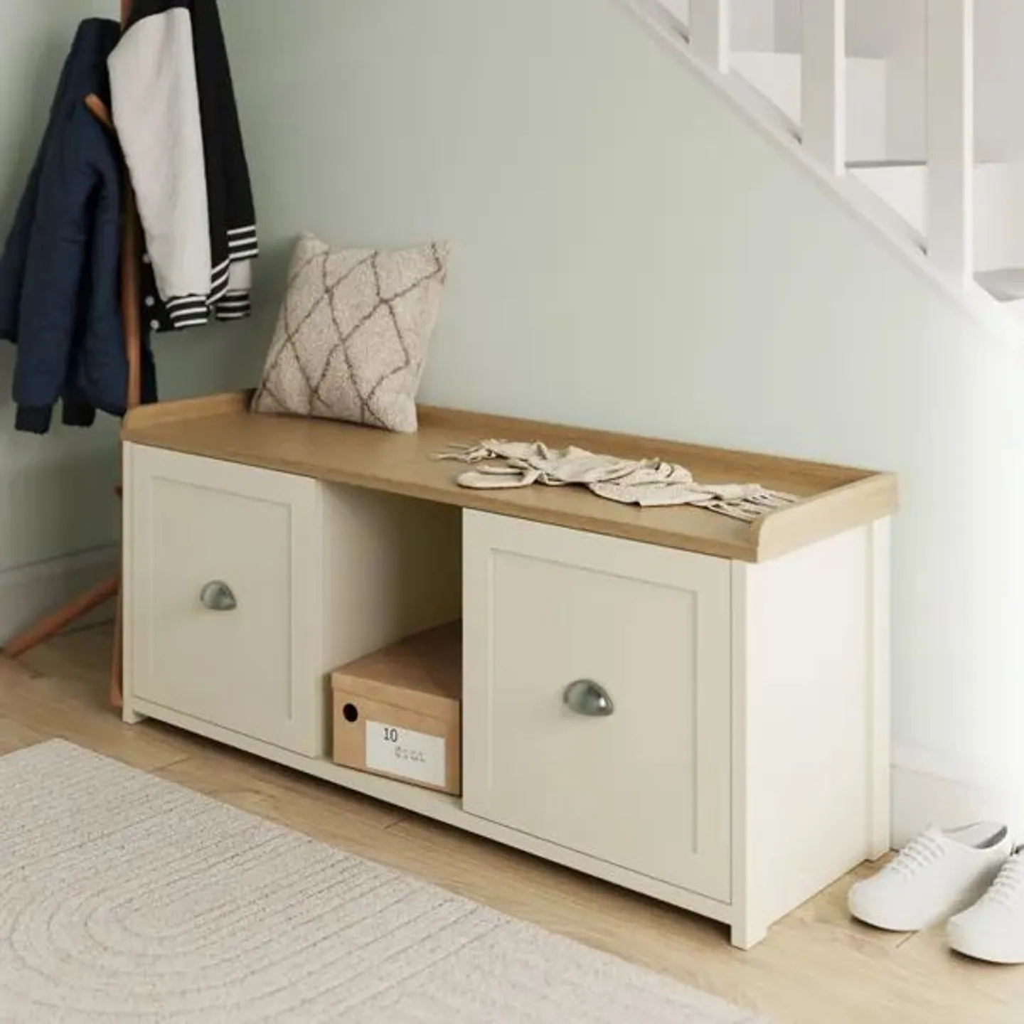 BOXED GFW LANCASTER 2 DOOR CREAM AND OAK SHOE BENCH (1 BOX)