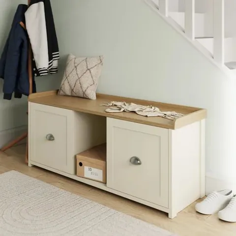 BOXED GFW LANCASTER 2 DOOR CREAM AND OAK SHOE BENCH (1 BOX)