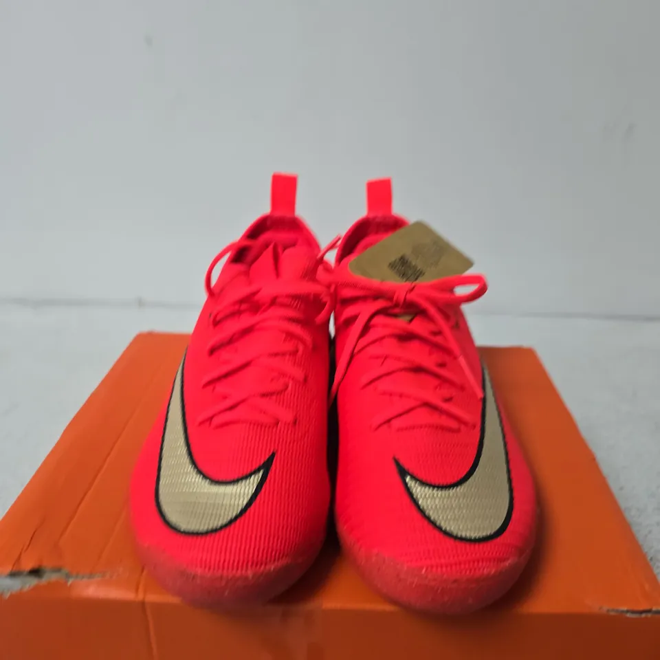 BOXED PAIR OF NIKE JR VAPOR 17 ACADEMY IC FOOTBALL BOOTS – YOUTH UK 3
