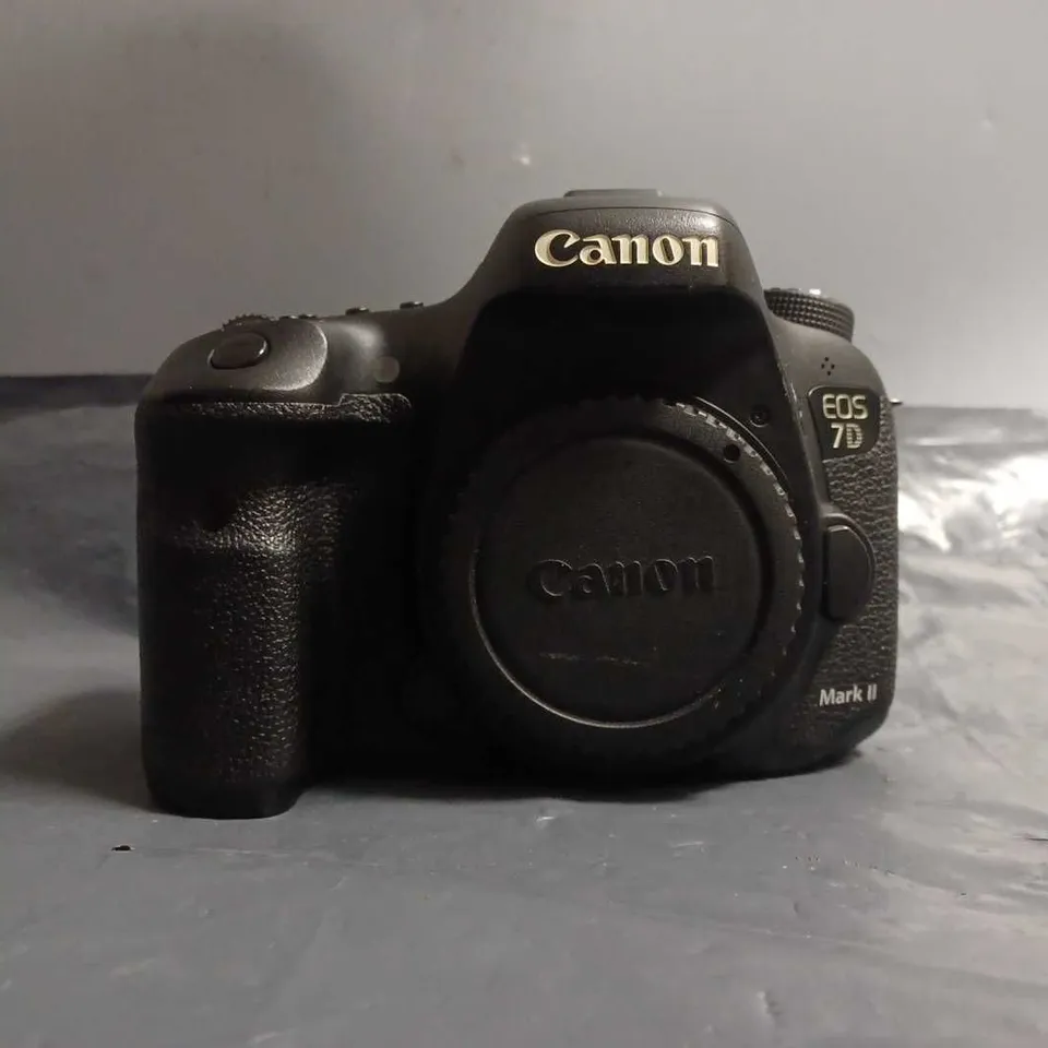 CANON EOS 7D MARK II DIGITAL SLR CAMERA BODY