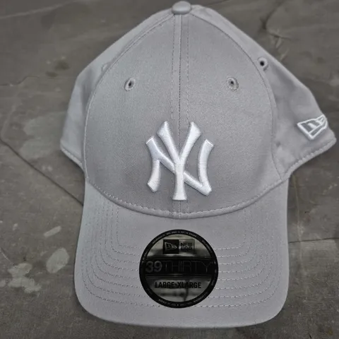 NEW ERA 39THIRTY CAP – GREY NY YANKEES LOGO, SIZE L/XL