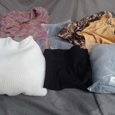 APPROXIMATELY 20 ASSORTED CLOTHING ITEMS IN VARIOUS SIZES AND STYLES TO INCLUDE - CARDIGAN, DRESS, SKIRT, ETC 