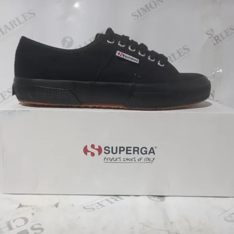 BOXED PAIR OF SUPERGA SHOES IN BLACK UK SIZE 7