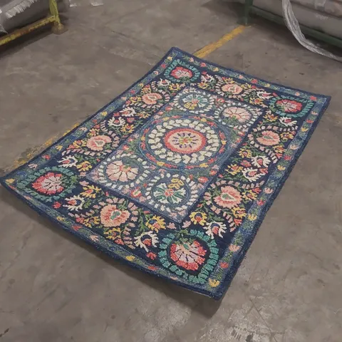 QUALITY DESIGNER PATTERNED RUG - APPROXIMATELY 170 x 120cm