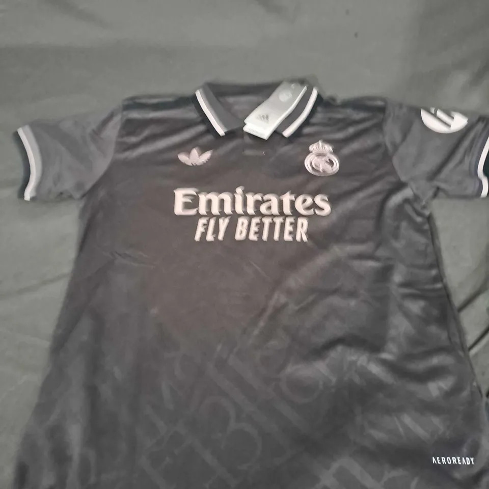 REAL MADRID FC AWAY SHIRT WITH MPABBE 9 SIZE 28