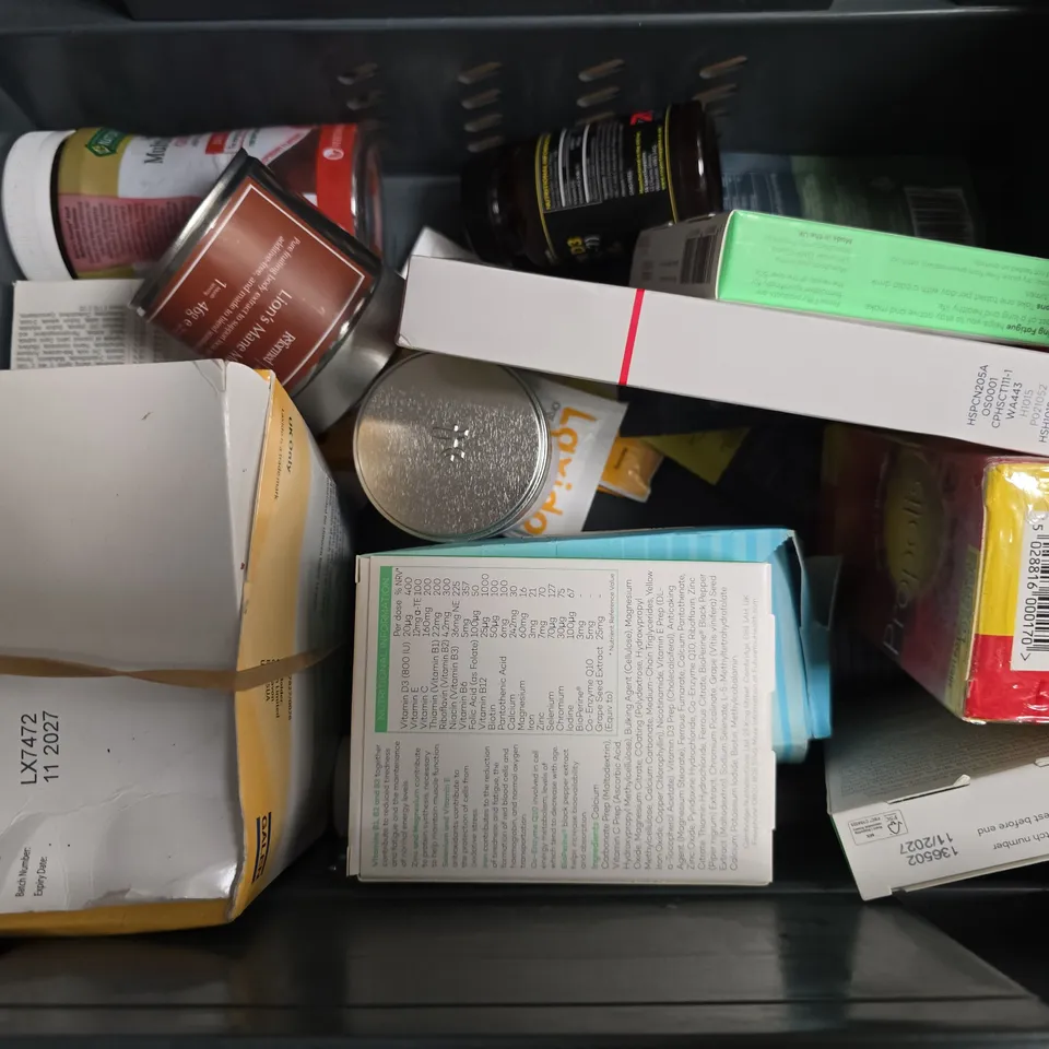 APPROXIMATELY 15 ASSORTED VITAMIN/HEALTH AID PRODUCTS TO INCLUDE PRIME FIFTY FIGHT FATIGUE, NUTRITION GEEKS ASHWAGANDHA CALM+, HYRO ELECTROLYTE TABLETS, ETC - COLLECTION ONLY