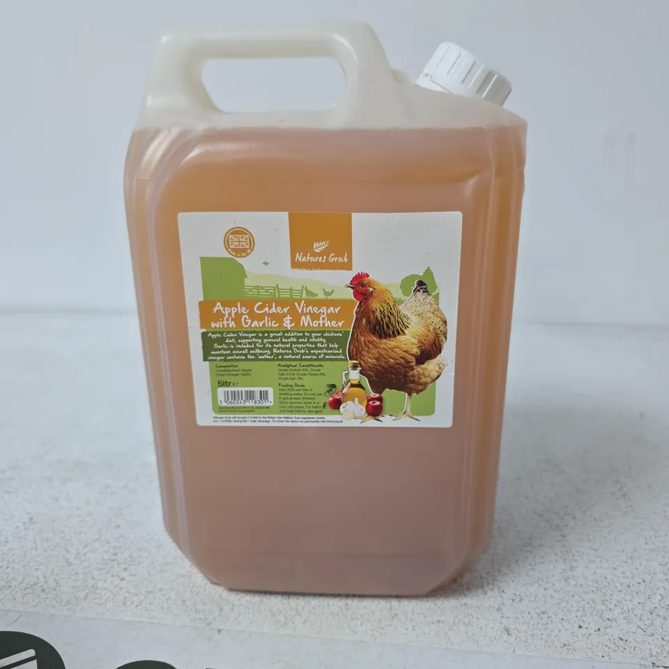 NATURE'S GRUB APPLE CIDER VINEGAR WITH GARLIC & MOTHER – 5L PLASTIC BOTTLE