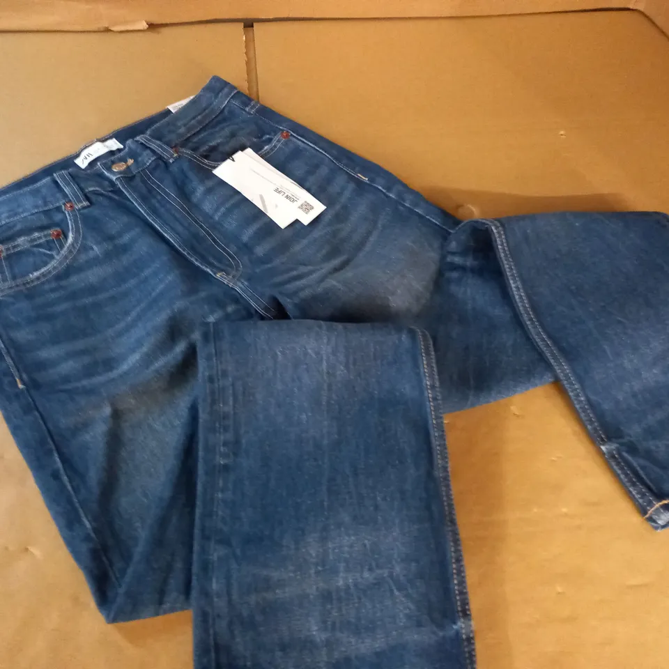 ZARA STRAIGHT FIT JEAN - 36