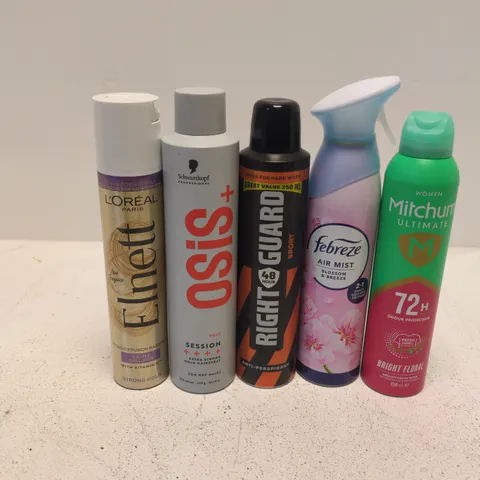 APPROXIMATELY 15 ASSORTED AEROSOLS TO INCLUDE SCHWARZKOPF OSIS+ HAIRSPRAY, MITCHUM ULTIMATE BRIGHT FLORAL, RIGHT GUARD SPORT, ETC - COLLECTION ONLY