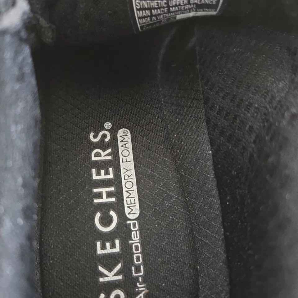 SKECHERS BLACK MEMORY FOAM TRAINERS – UK 6 (US 9 / EU 39)
