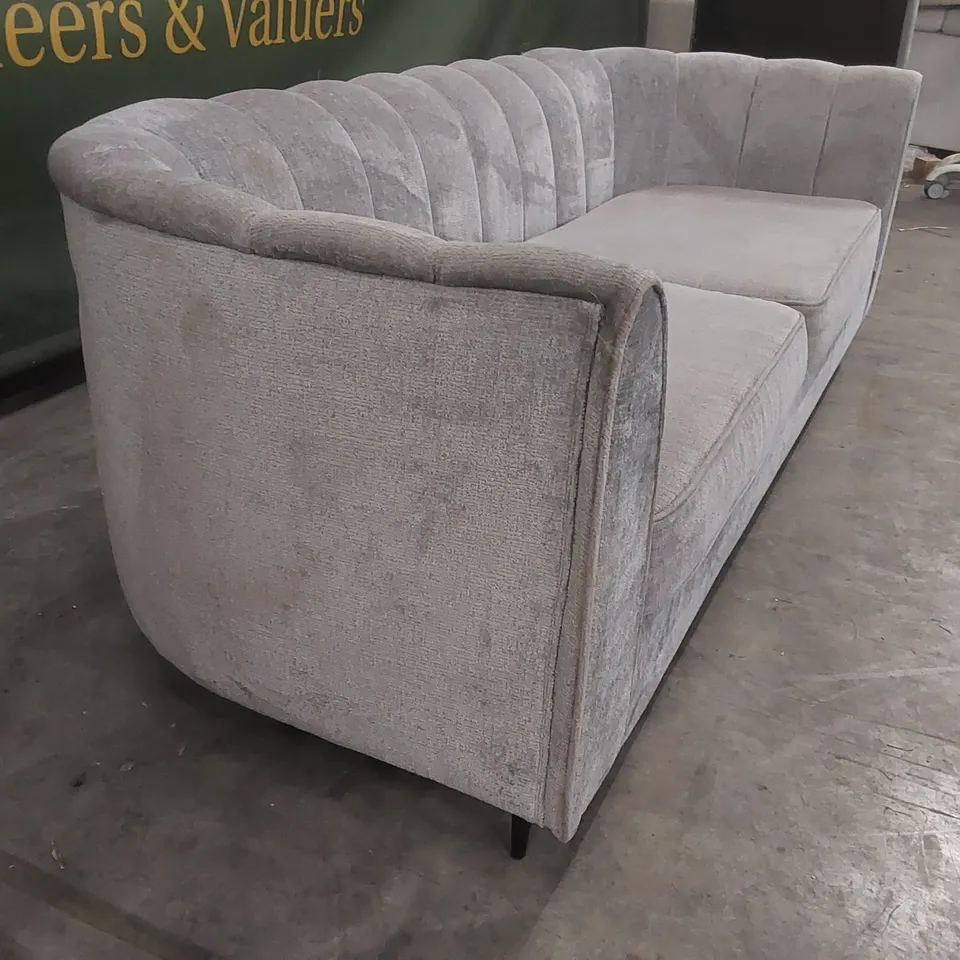 QUALITY DESIGNER GUILD FABRIC UPHOLSTERED 4 SEATER SOFA