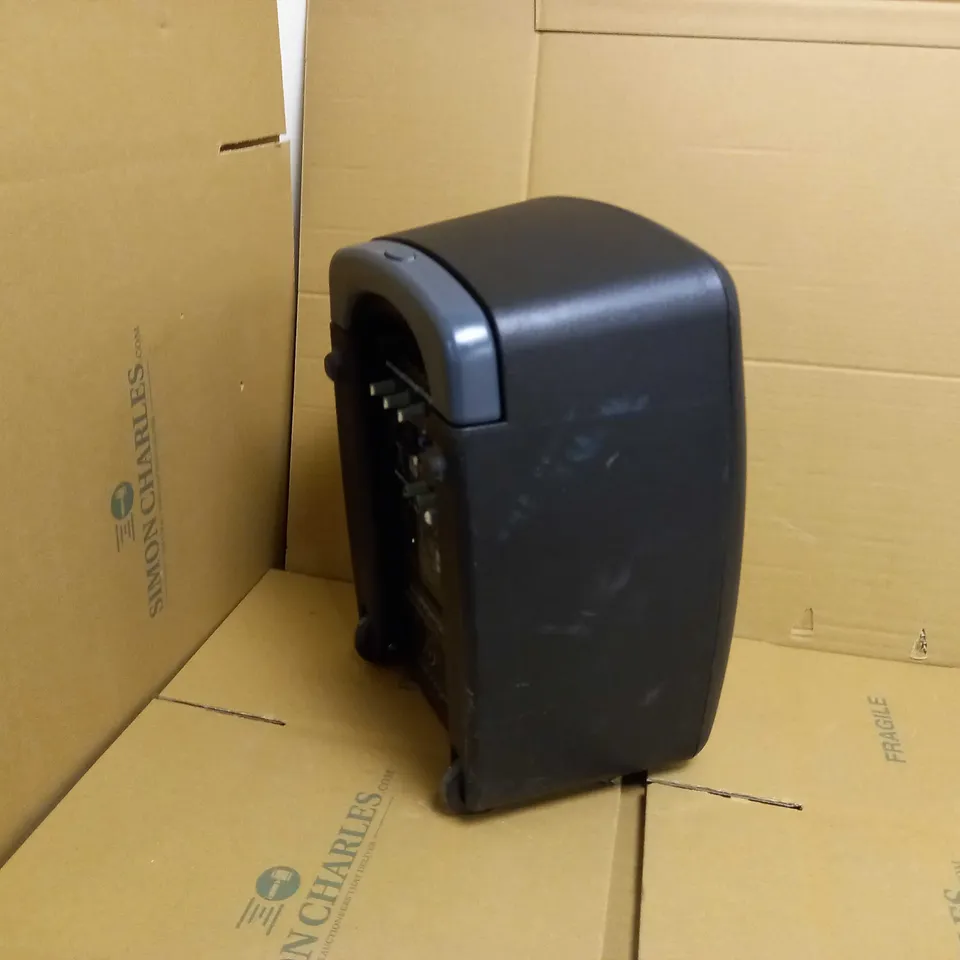 BEHRINGER EUROPORT PORTABLE PA SYSTEM