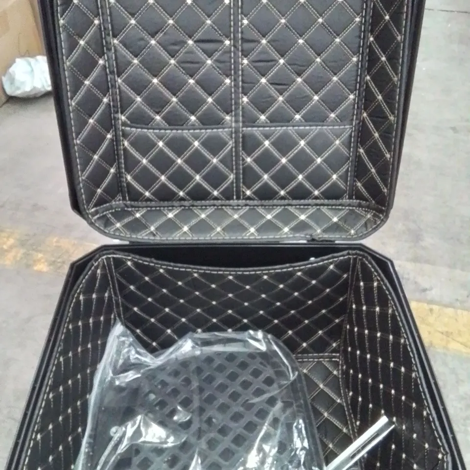 BOXEDCHARD SHE'LL LEATHER INTERIOR CARRY CASE -BKACK-
