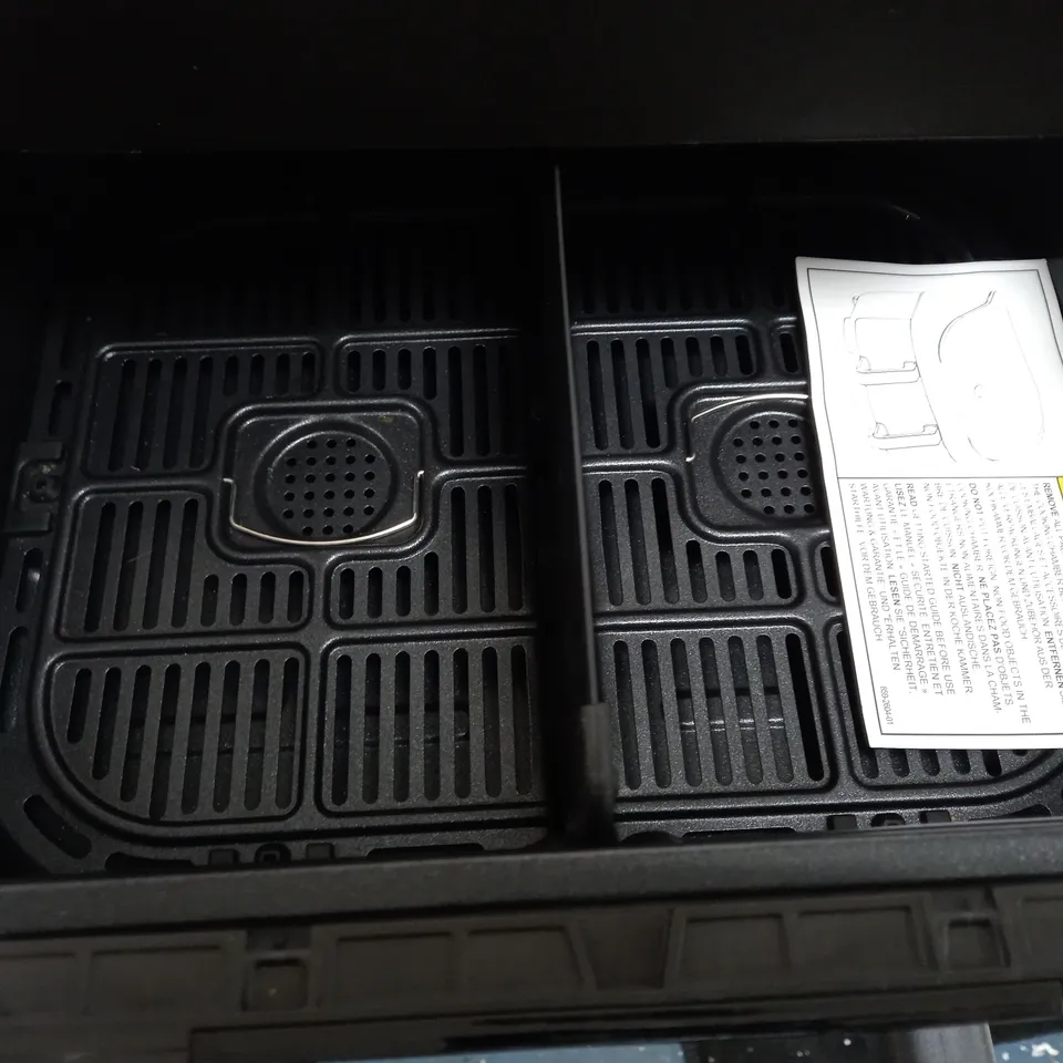 BOXED INSTANT VORTEX PLUS VERSAZONE AIR FRYER 