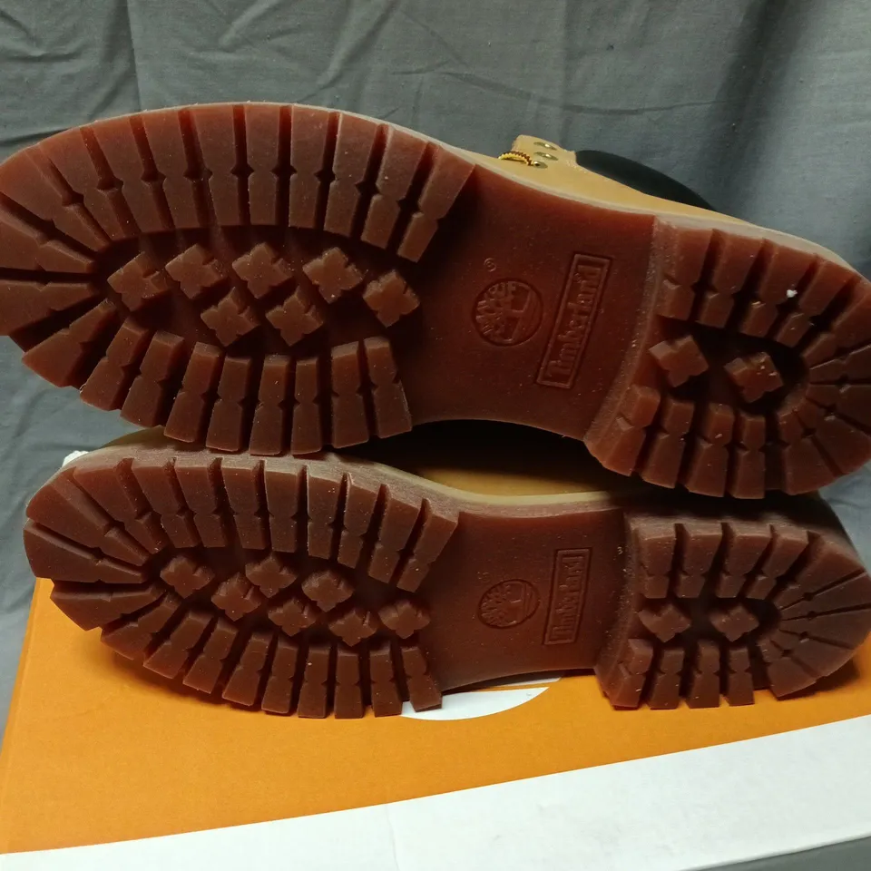 BOXED TIMBERLAND PREMIUM 6-INCH WATERPROOF BOOT – WHEAT NUBUCK, UK 10.5