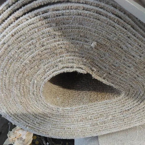 ROLL OF QUALITY HEATHCOTE WAVE CARPET - APPROXIMATELY 5 x 17.14m