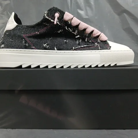 BOXED PAIR OF NUMERIS SHOES IN RUSTIC DENIM BLACK/PINK SIZE EU 45