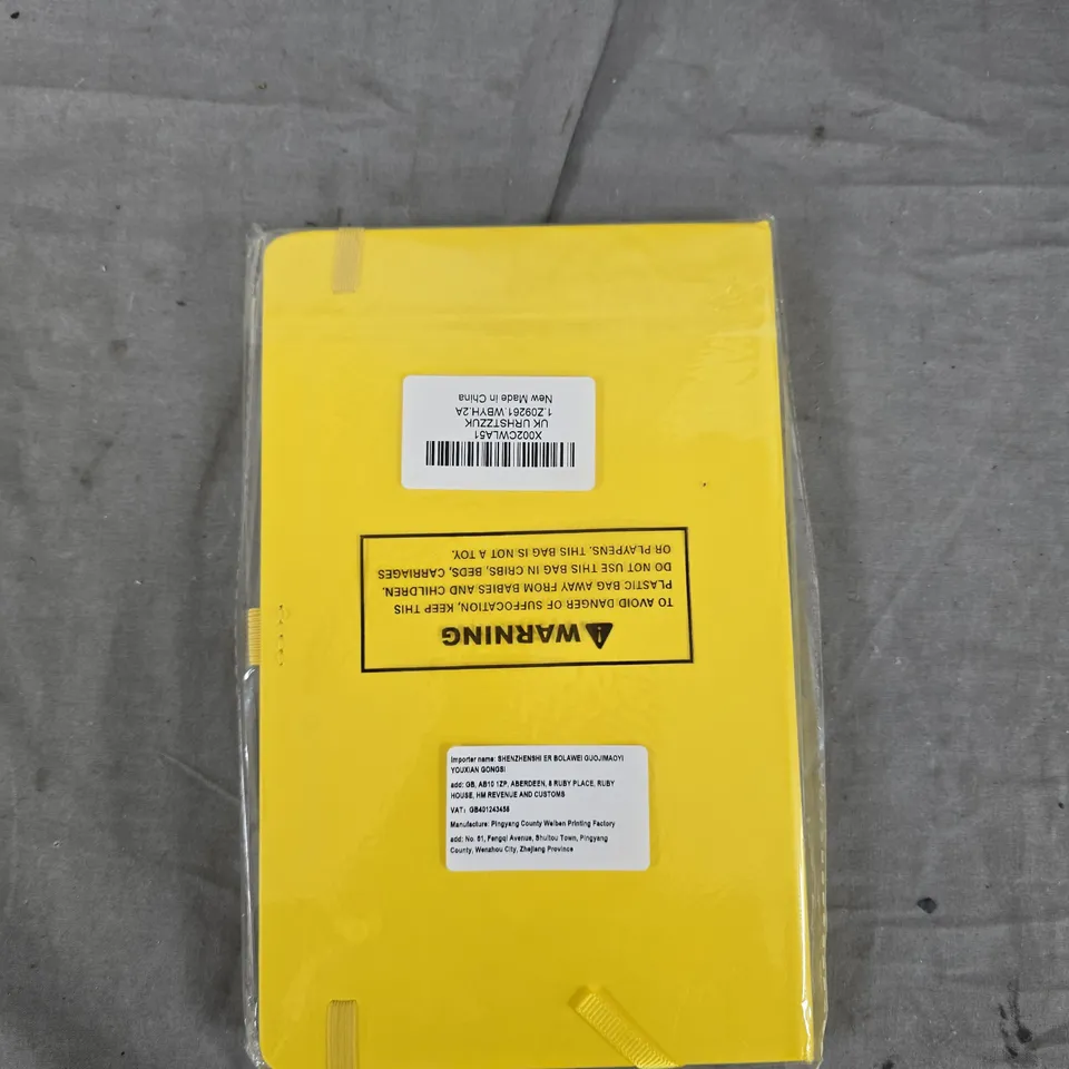 BOX OF APPROXIMATELY 8 HOUSEHOLD ITEMS INCLUDING:2X NOTEBOOKS AND METAL RULER WITH LEVEL